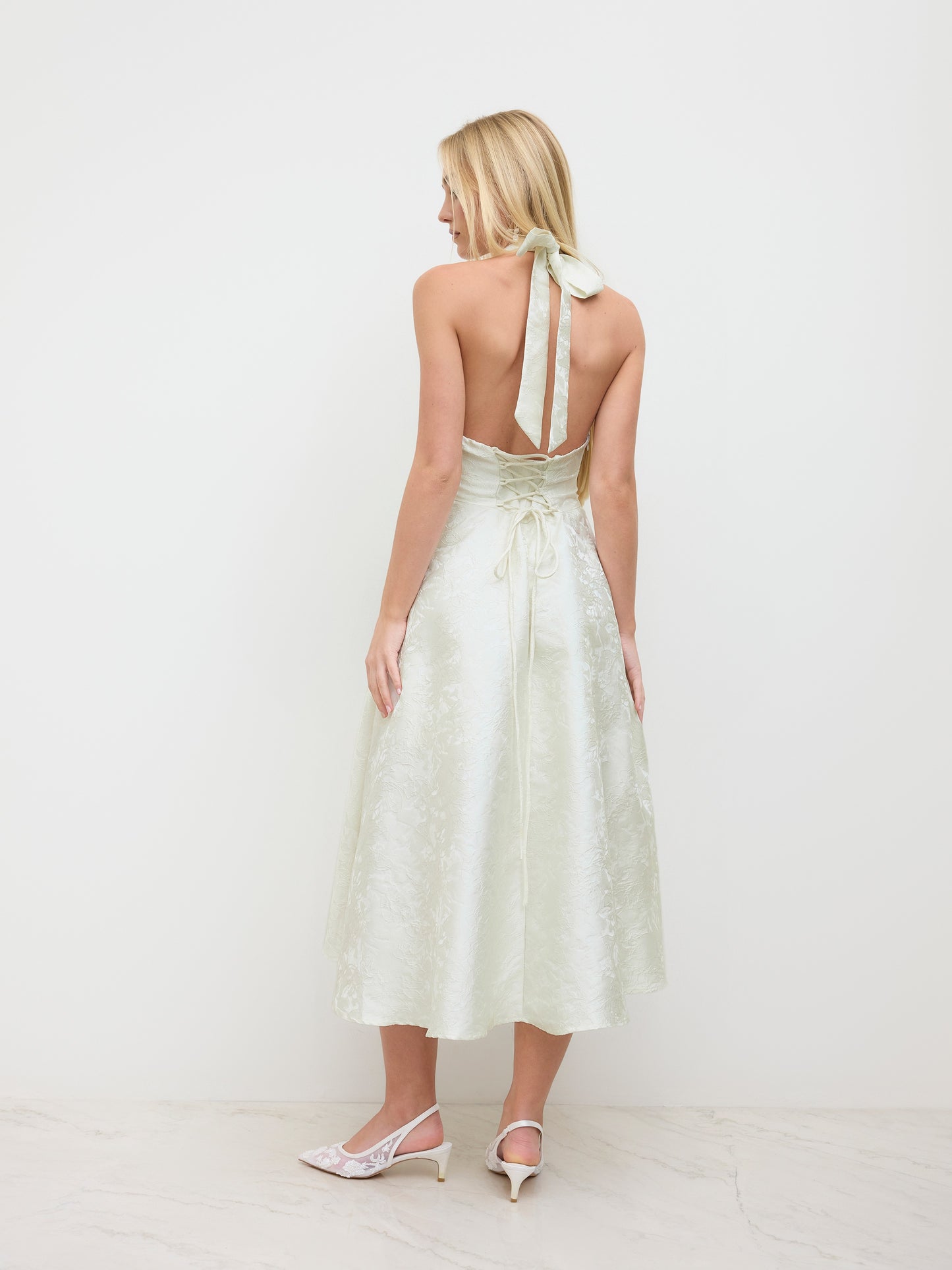 Bianca - Vestido Maxi de Encaje Floral Jacquard con Cuello Halter
